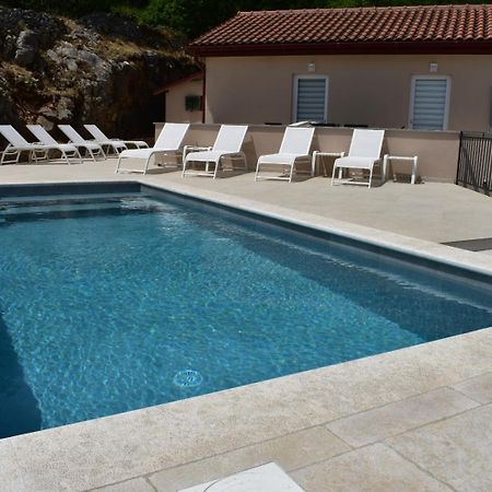 Brsec Villa Anda S Apartmanima I Bazenom Exterior foto