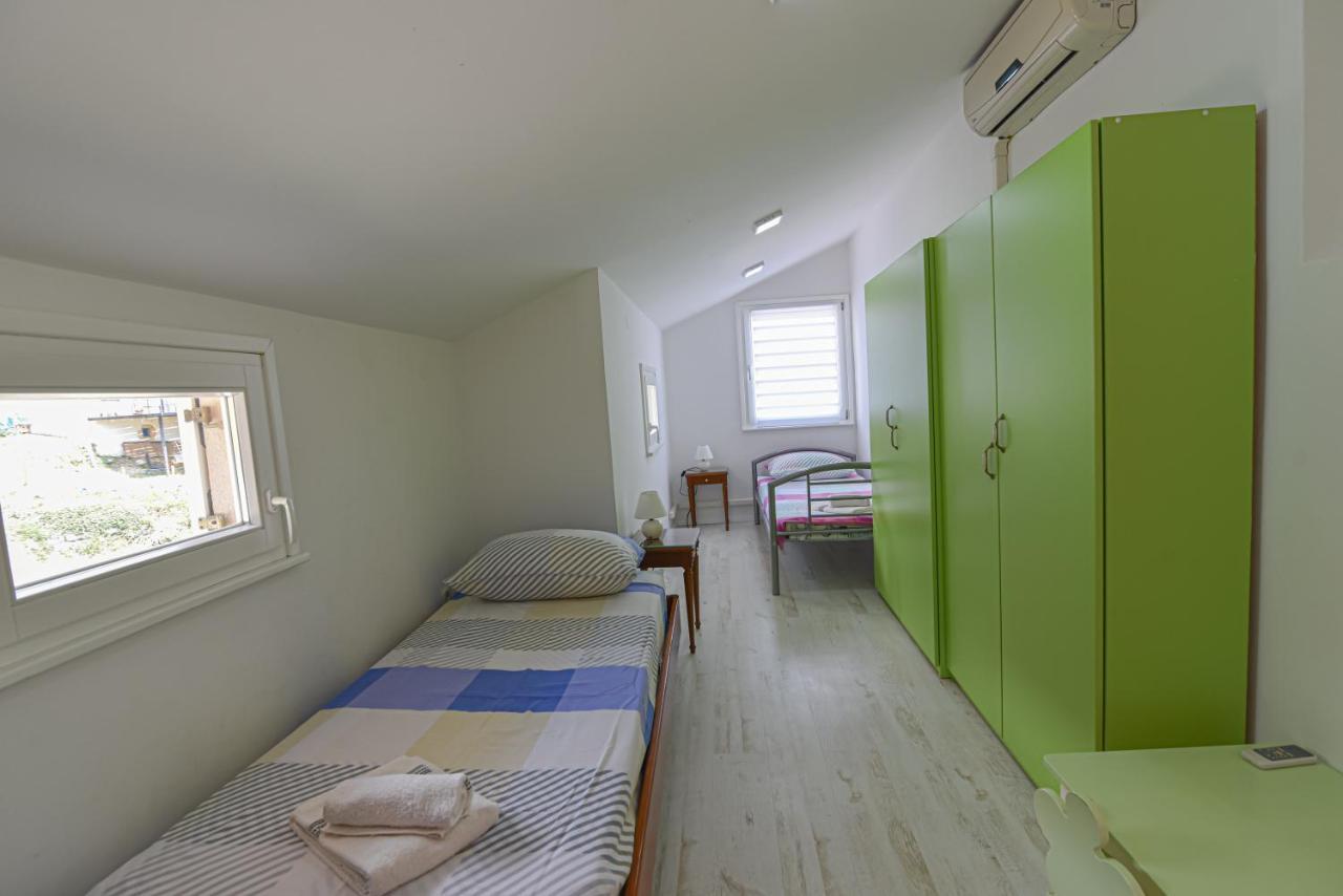 Brsec Villa Anda S Apartmanima I Bazenom Exterior foto