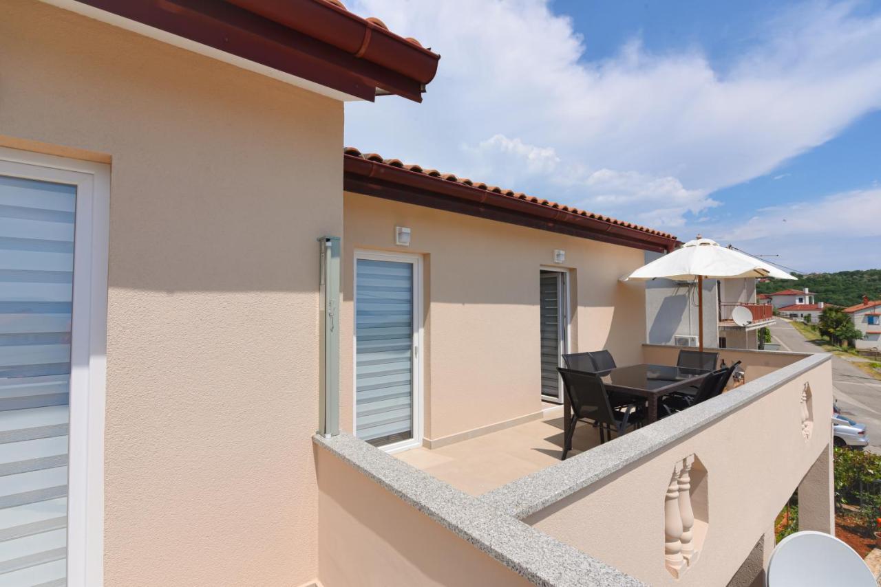 Brsec Villa Anda S Apartmanima I Bazenom Exterior foto
