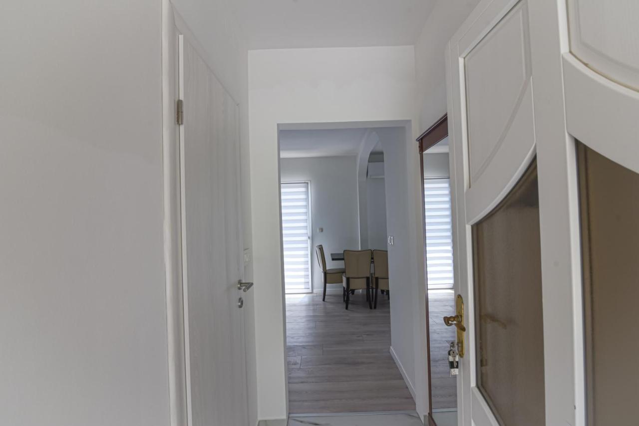 Brsec Villa Anda S Apartmanima I Bazenom Exterior foto