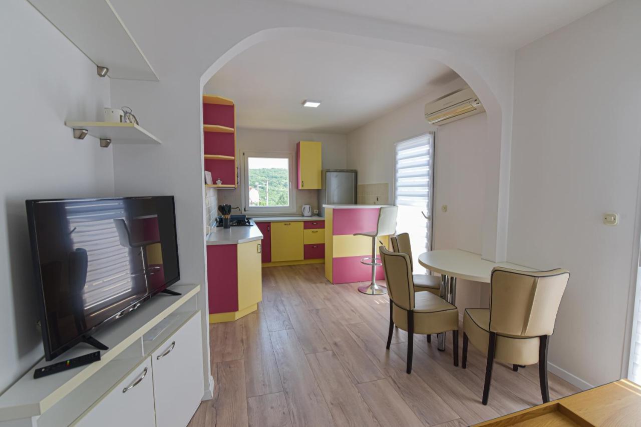 Brsec Villa Anda S Apartmanima I Bazenom Exterior foto